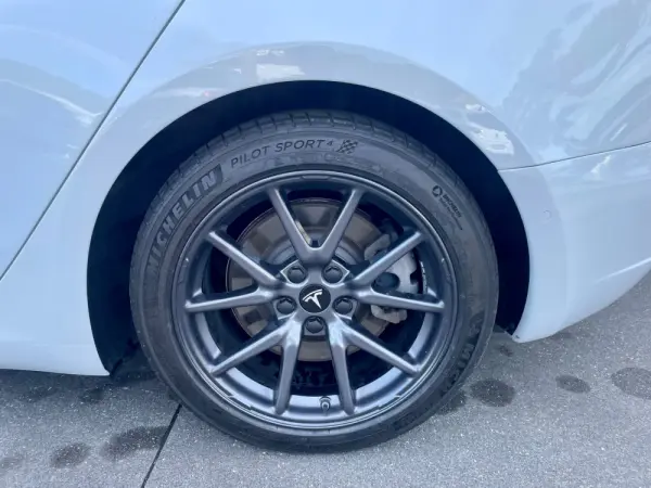 Tesla Model 3 Standard Range Plus RWD 7