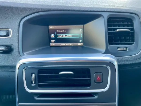 Volvo V60 1.6 D2 Drive Momentum Powershift Start/Stop 14