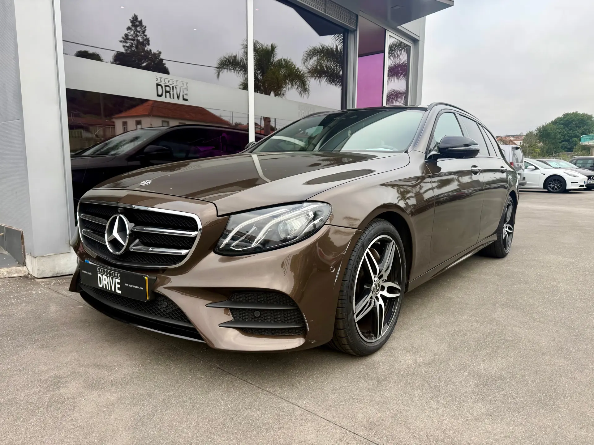 Mercedes-Benz E 220 d AMG Line 1