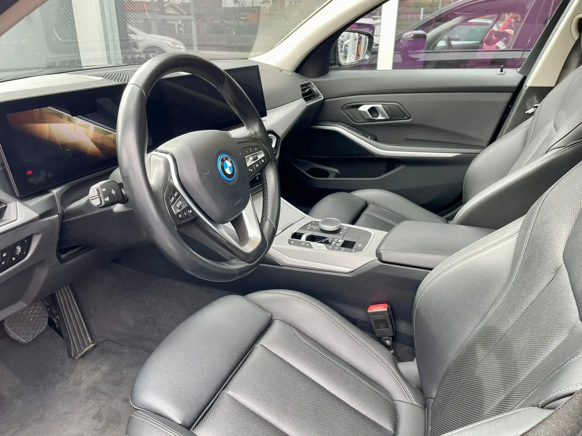 BMW 320 e Corporate Edition Auto 9