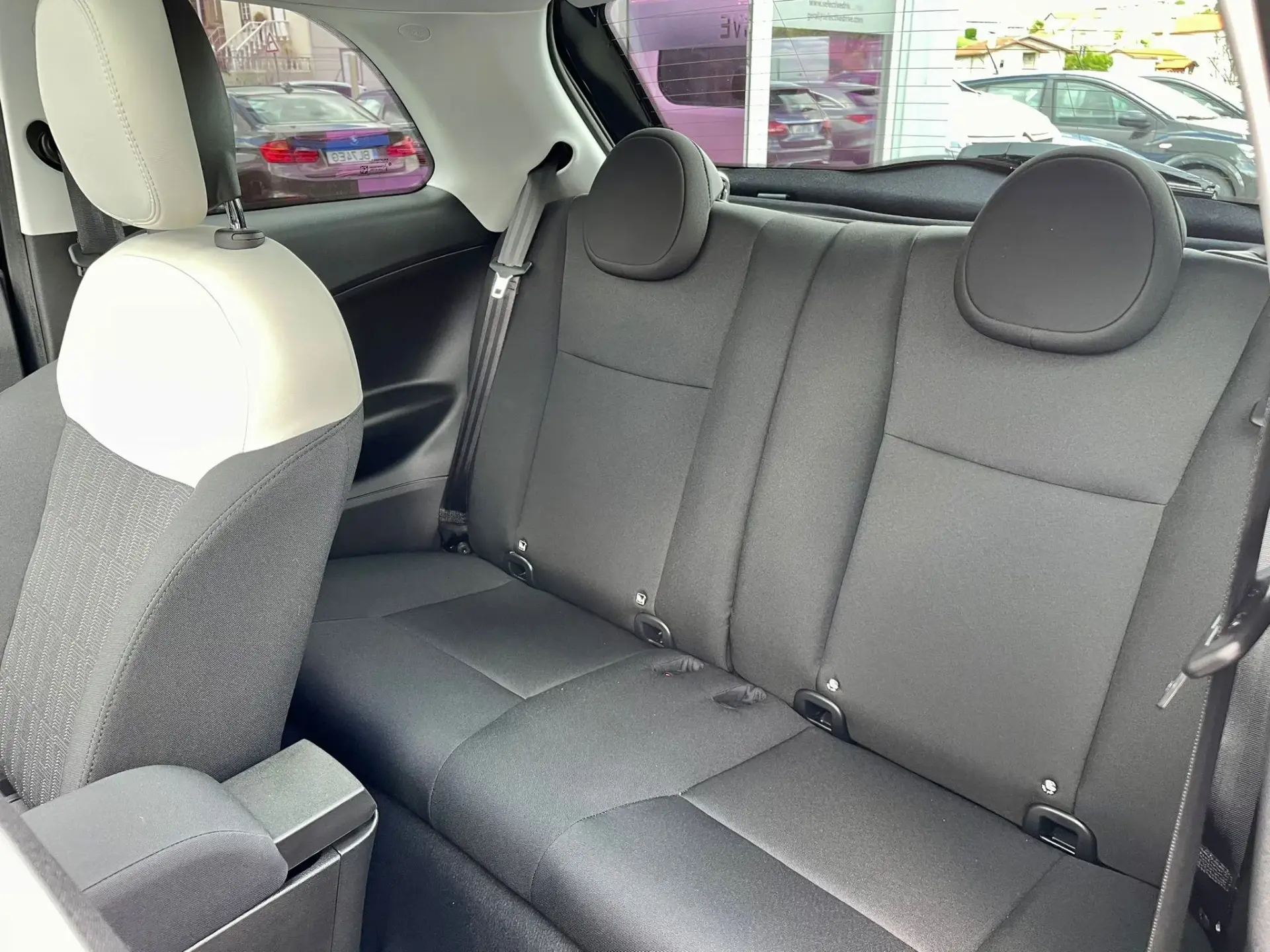 Fiat 500 1.0 Hybrid Icon 10