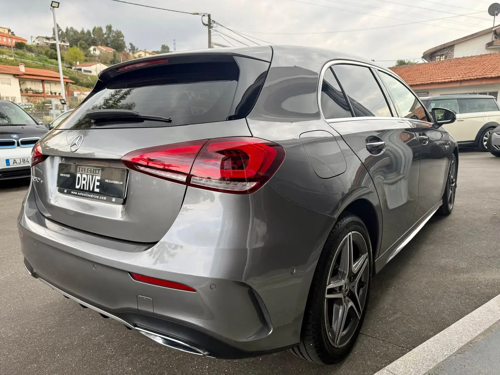 Mercedes-Benz A 250 e AMG Line 4