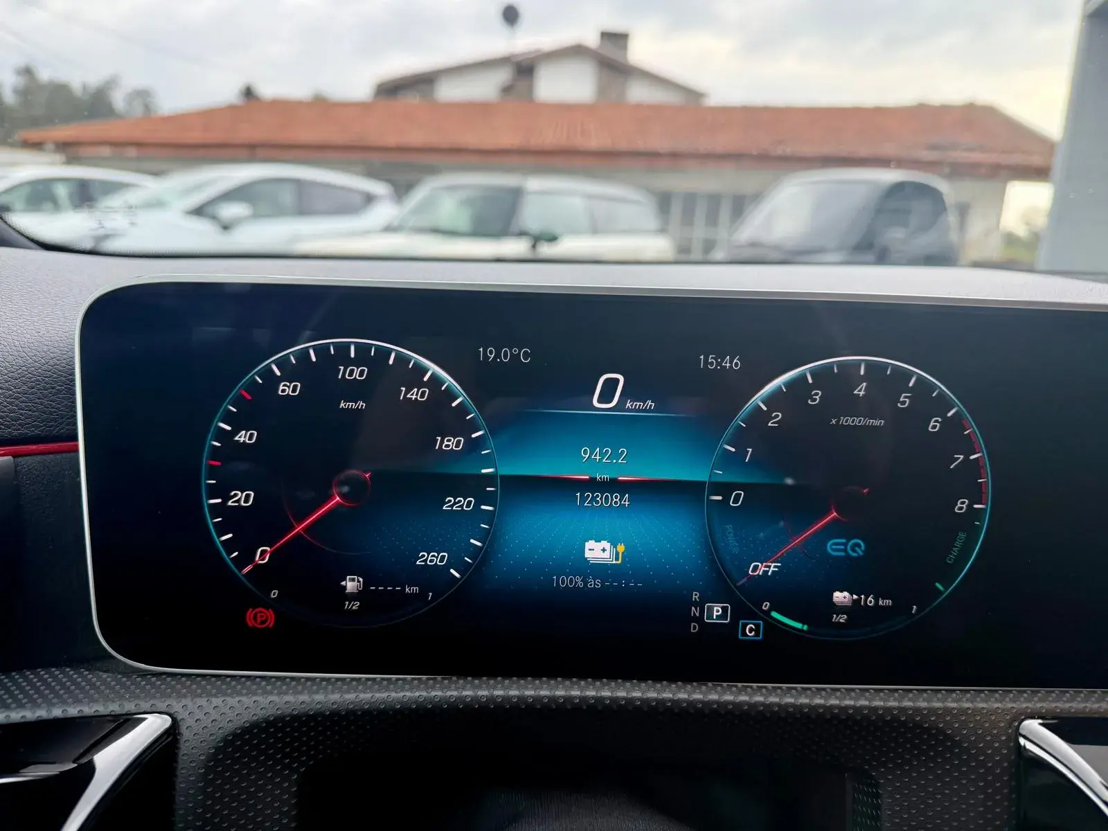 Mercedes-Benz A 250 e AMG Line 14