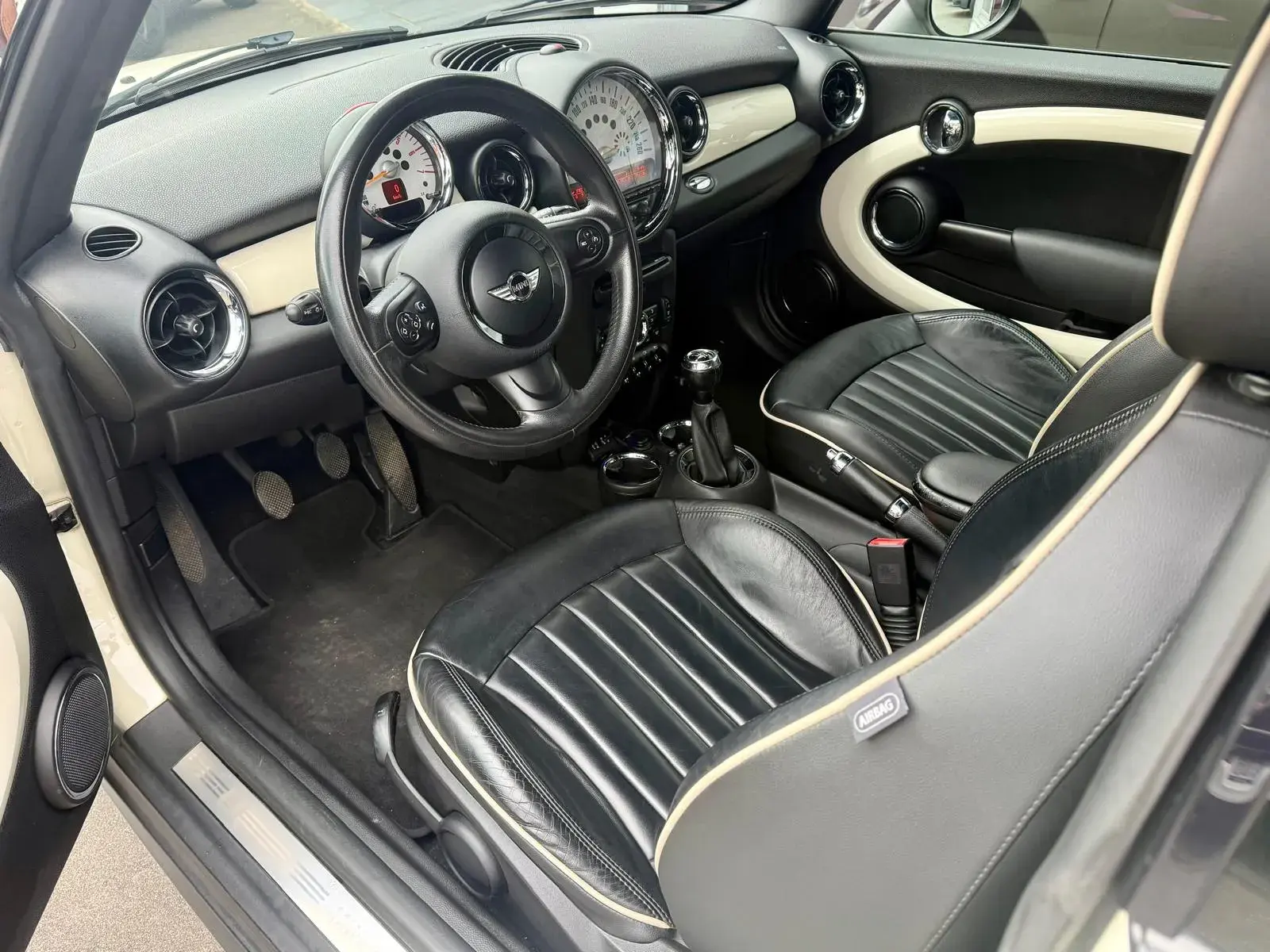 MINI Clubman Cooper D 9