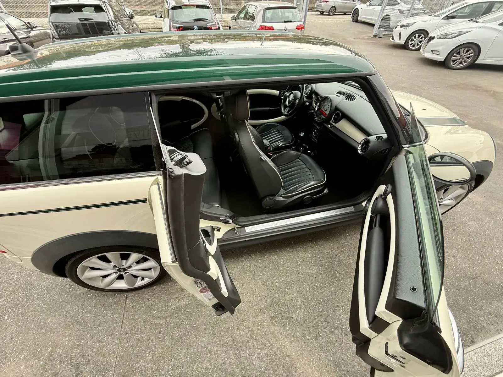 MINI Clubman Cooper D 12