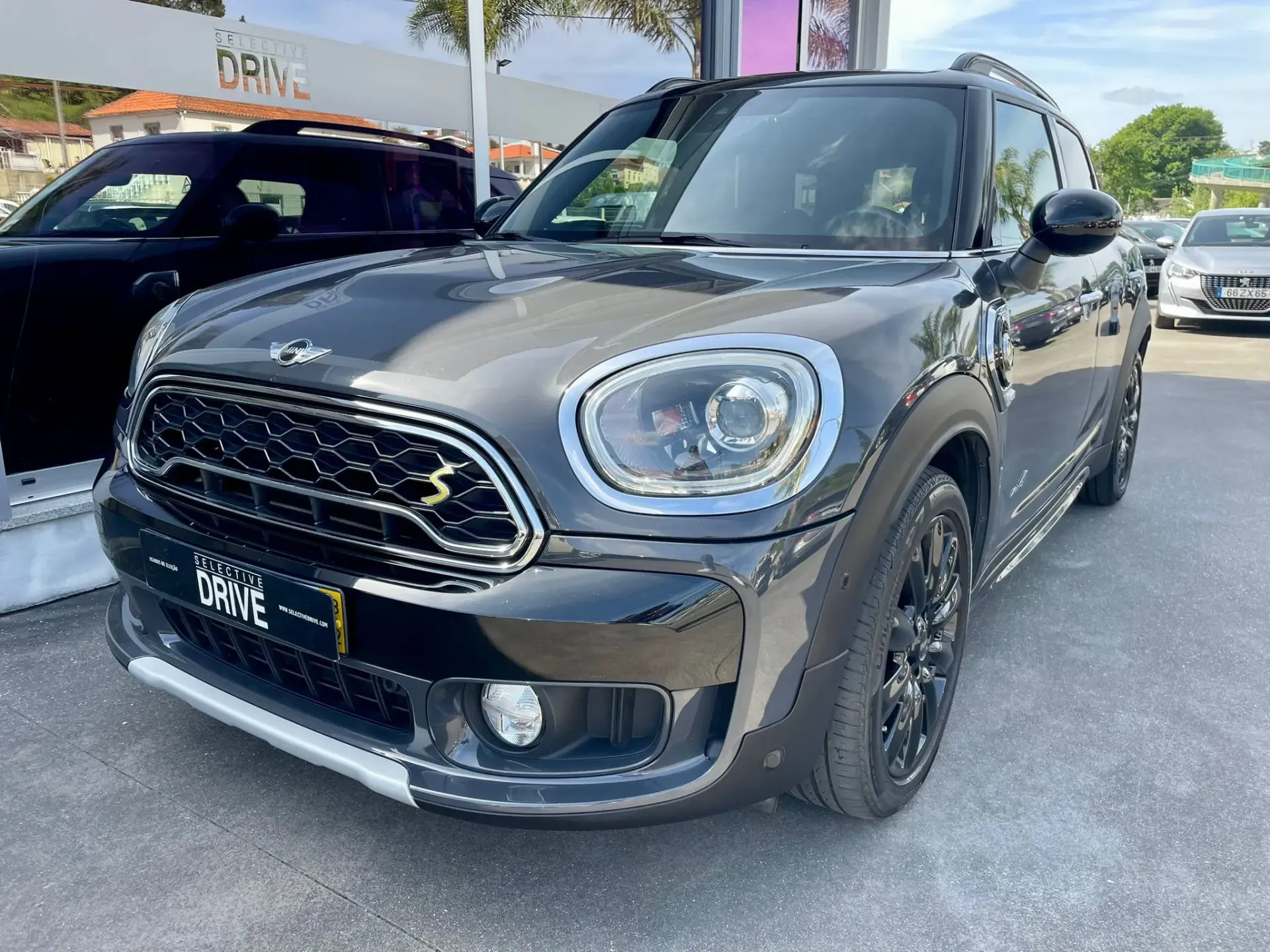 MINI Countryman Cooper SE ALL4 Auto 1