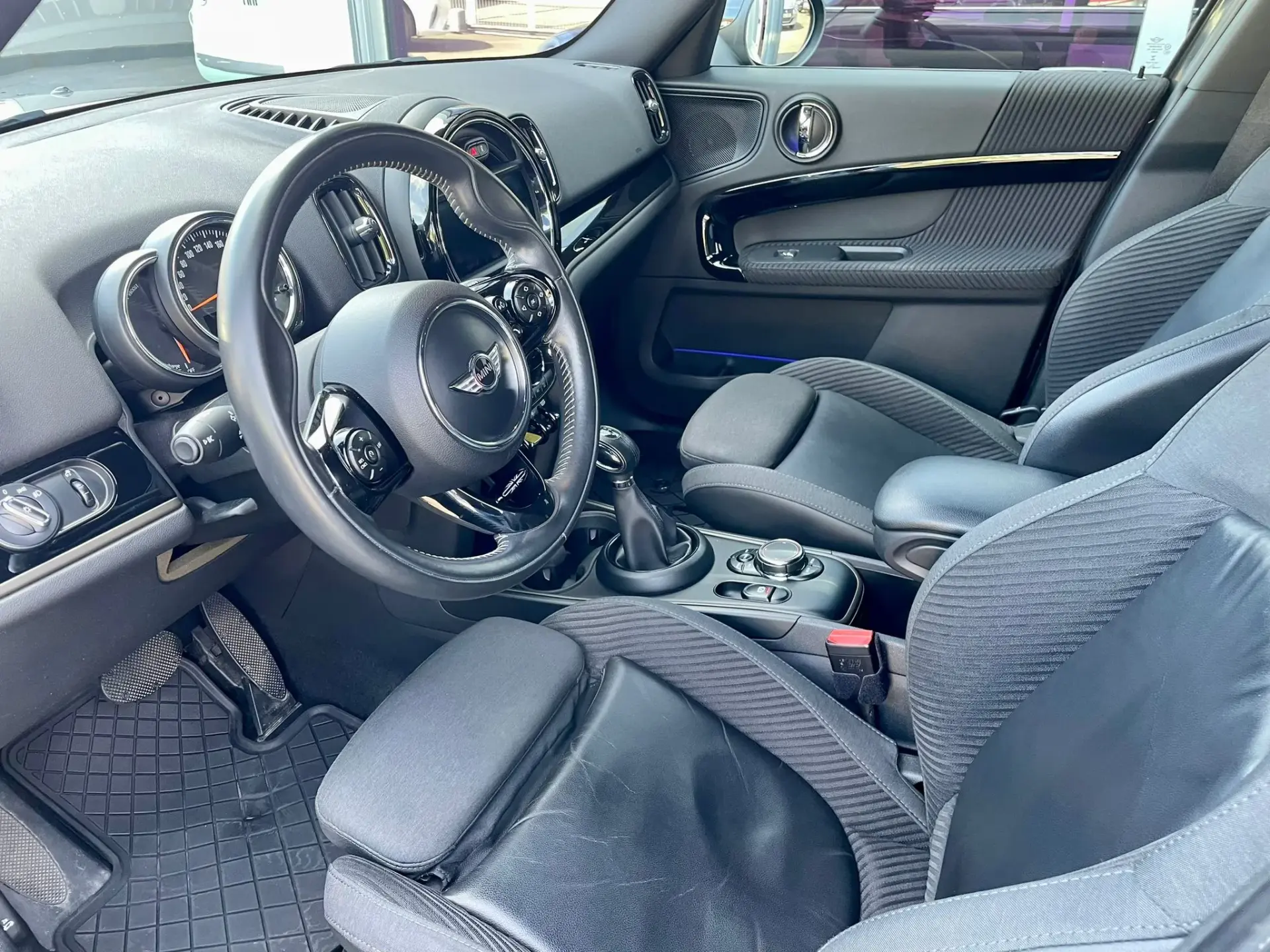MINI Countryman Cooper SE ALL4 Auto 9