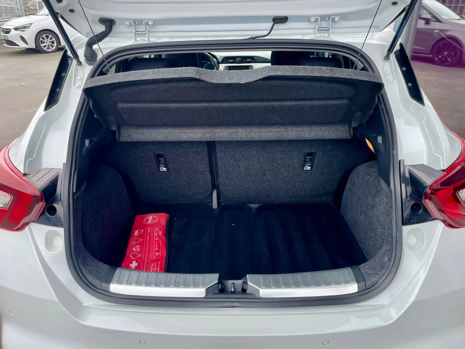 Nissan Micra 1.0 IG-T N-Connecta 12
