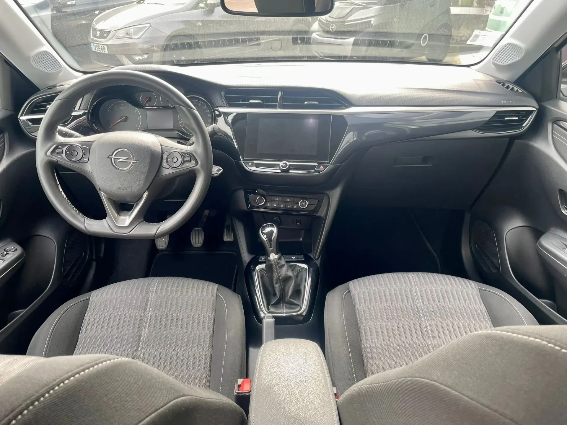 Opel Corsa 1.2 Business Edition 8