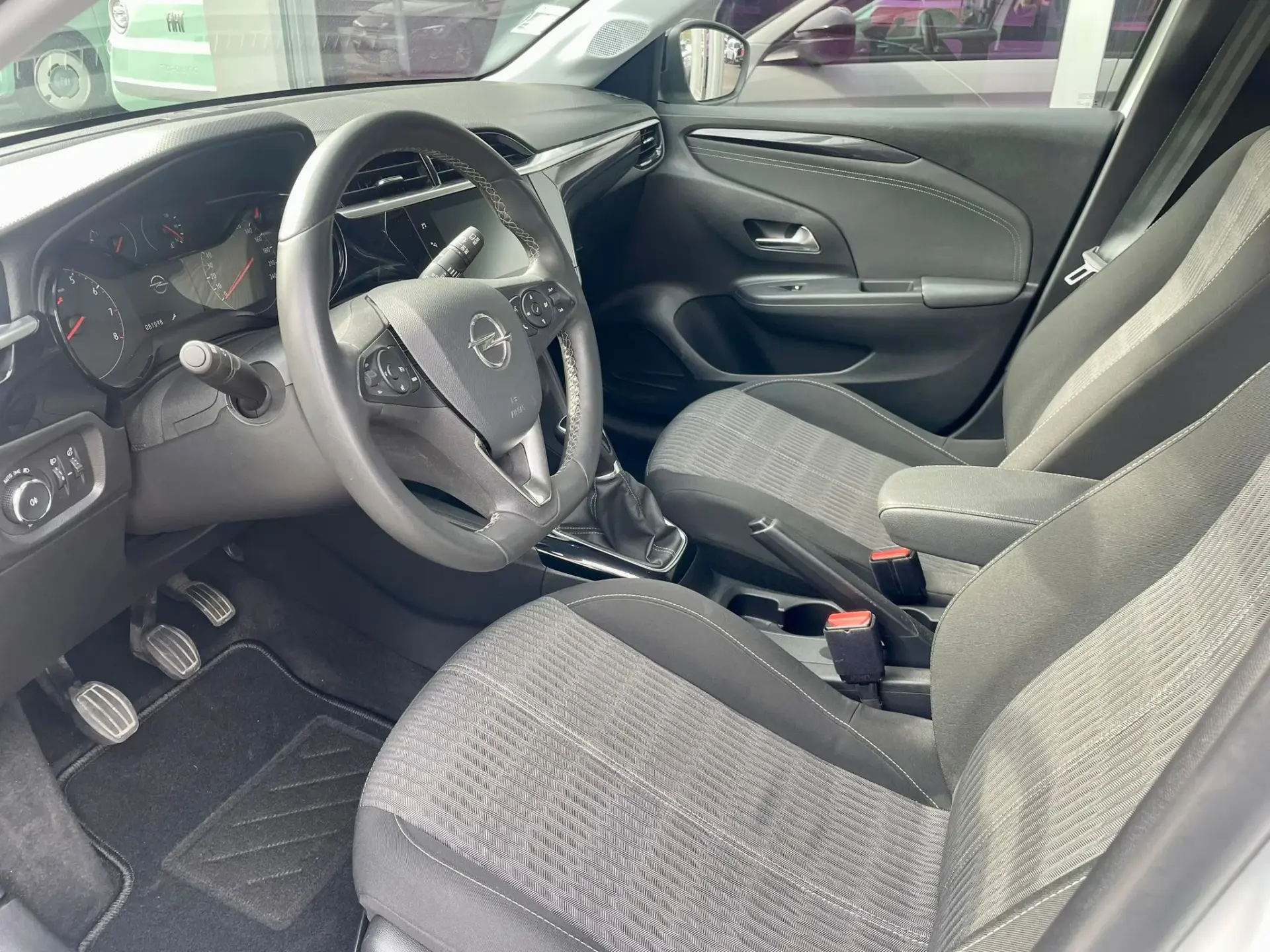 Opel Corsa 1.2 Business Edition 9