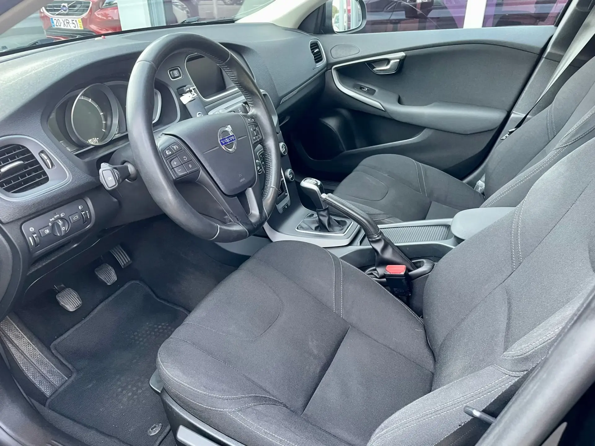Volvo V40 Cross Country 2.0 D2 Momentum 9