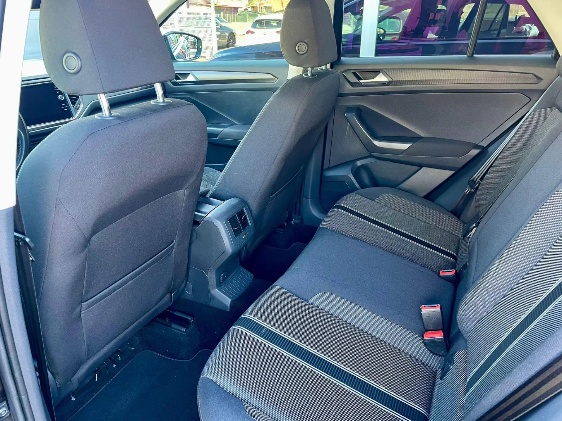 Volkswagen T-Roc 1.0 TSI Style 10