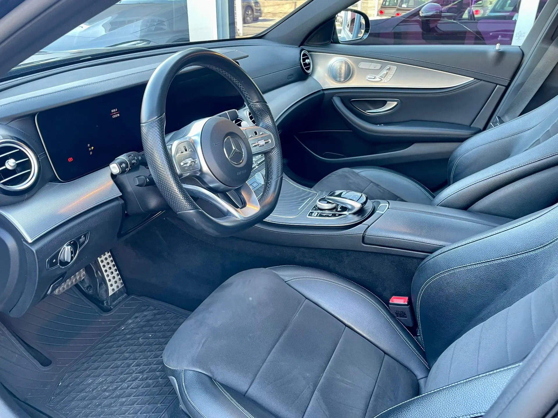 Mercedes-Benz E 300 d AMG Line 8
