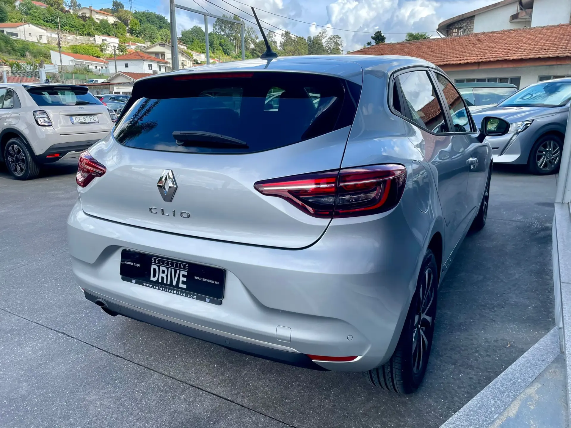 Renault Clio 1.0 TCe Intens 4