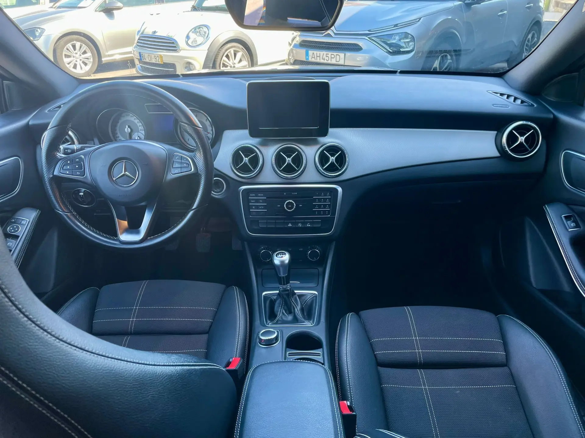 Mercedes-Benz CLA 180 d Shooting Brake Urban 8