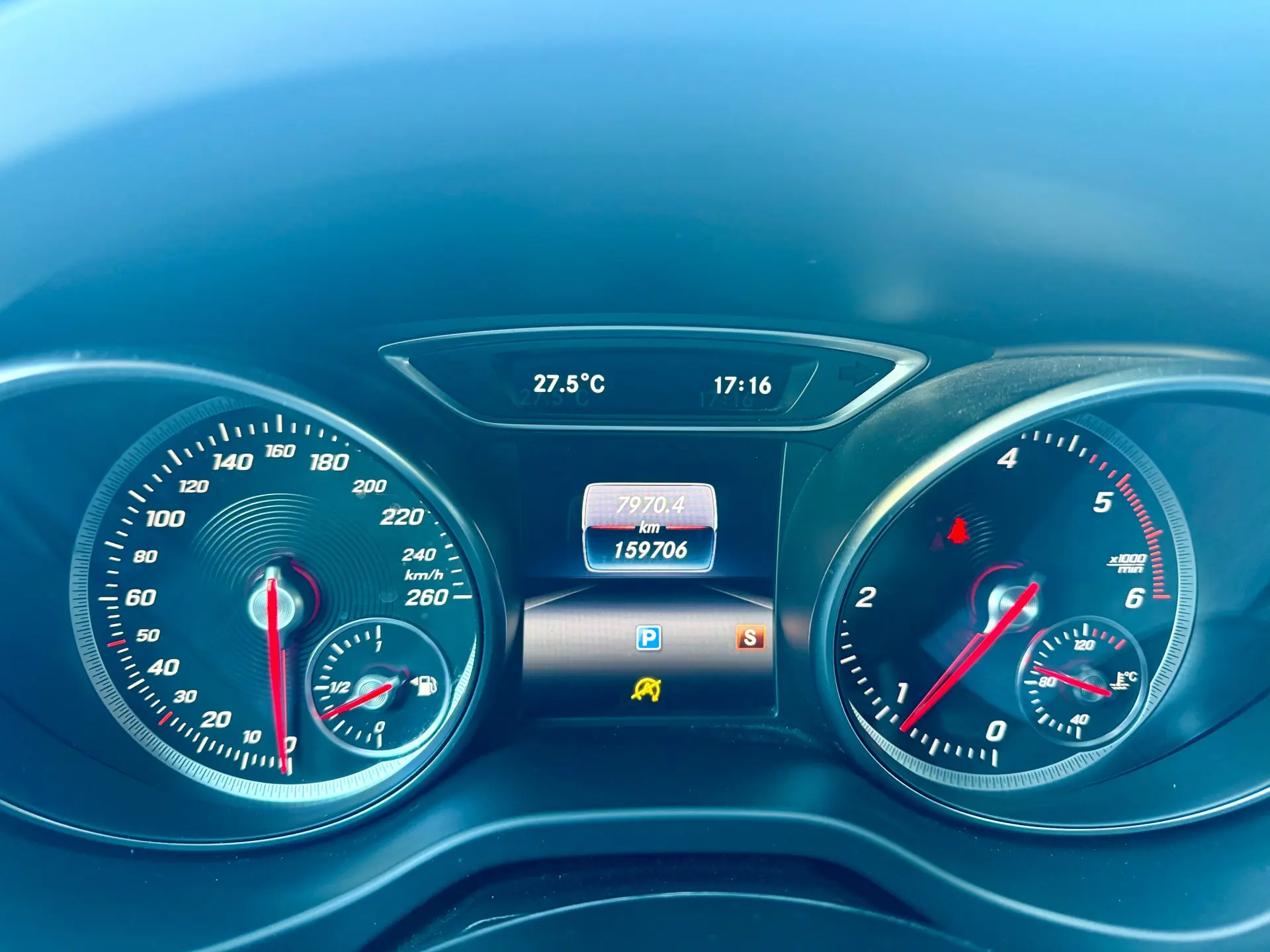 Mercedes-Benz CLA 180 d Urban 12