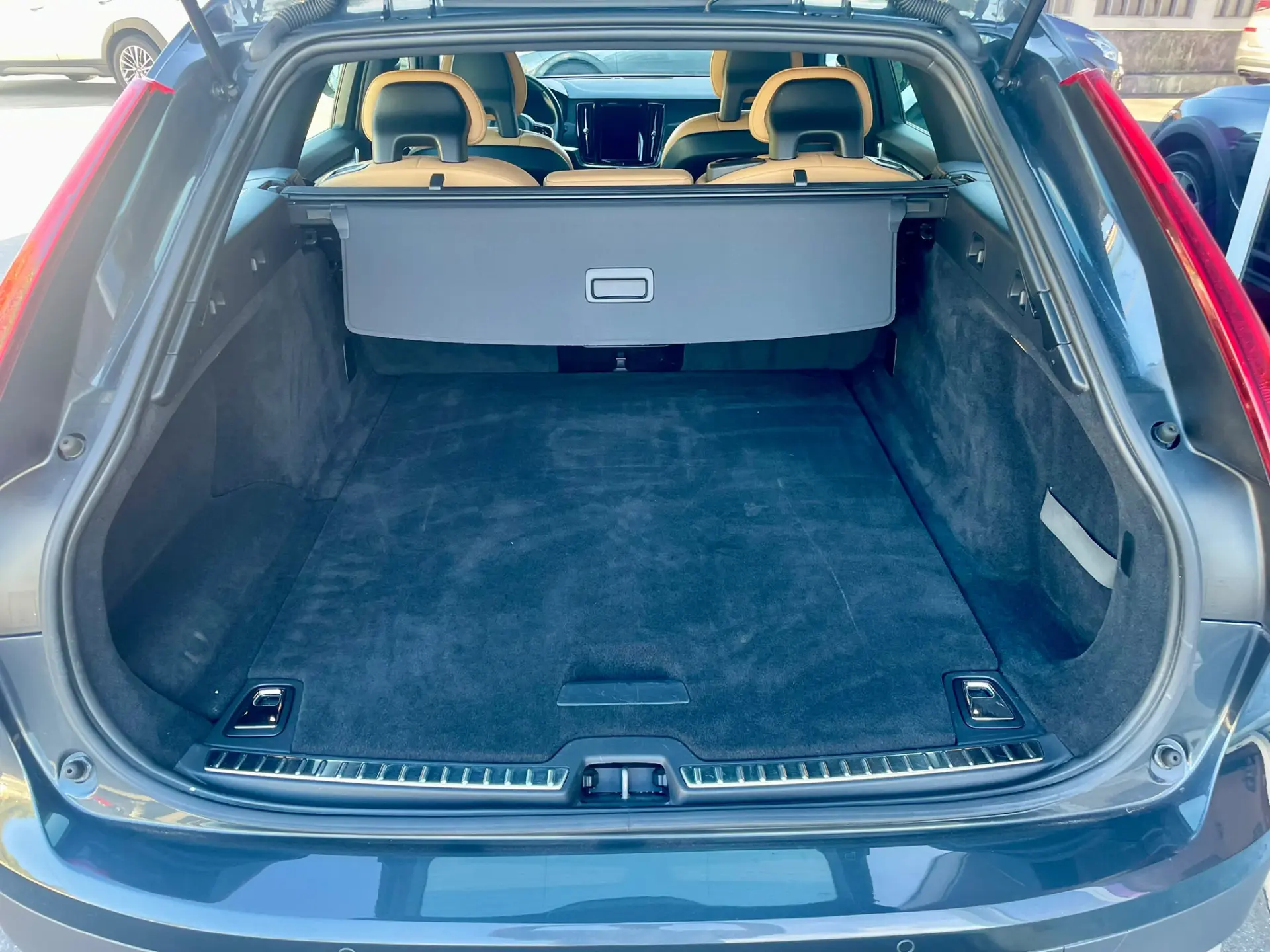 Volvo V90 Cross Country 2.0 D4 AWD 11