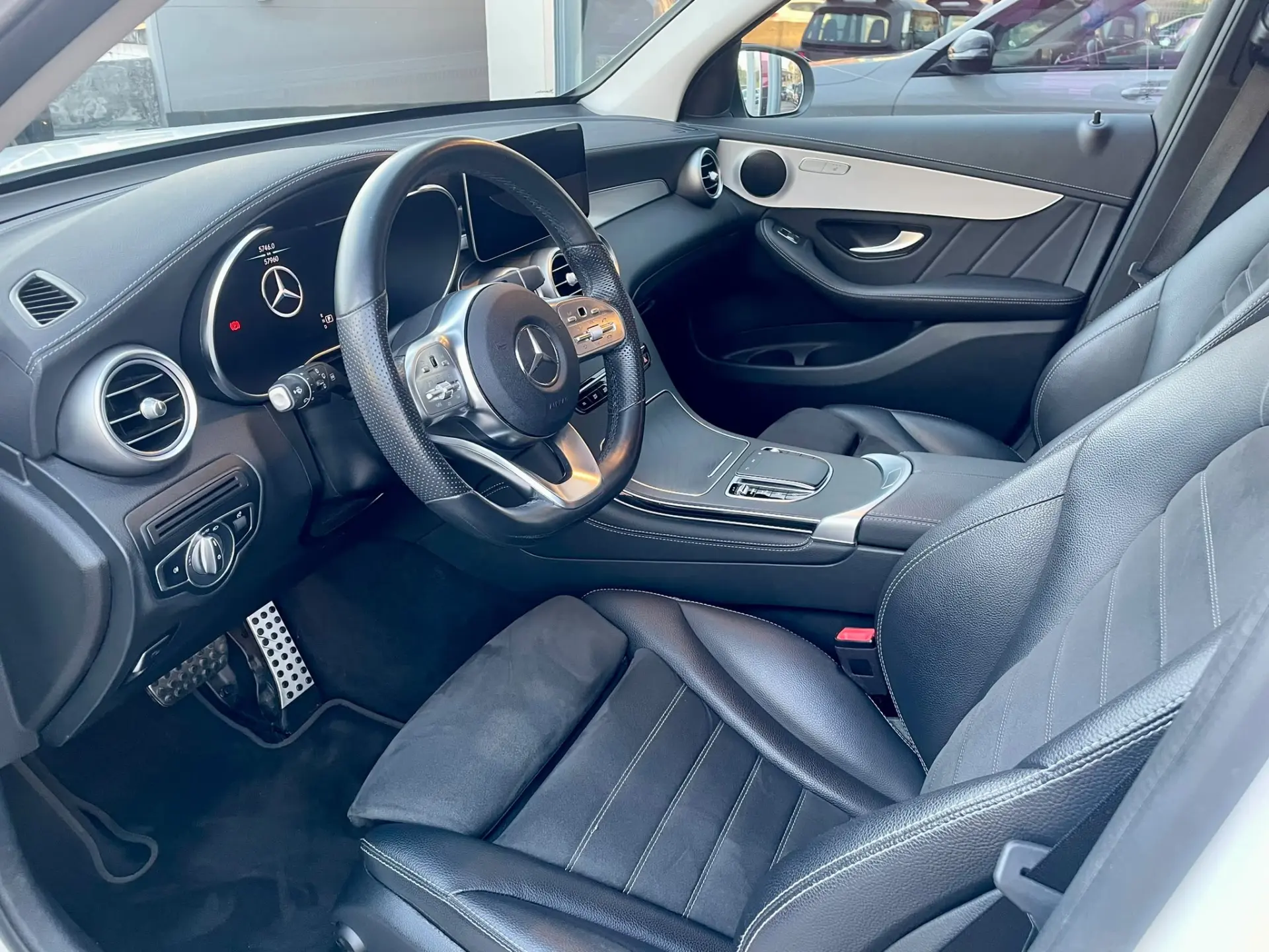 Mercedes-Benz GLC 200 4Matic 9G-TRONIC Edition AMG Line 9