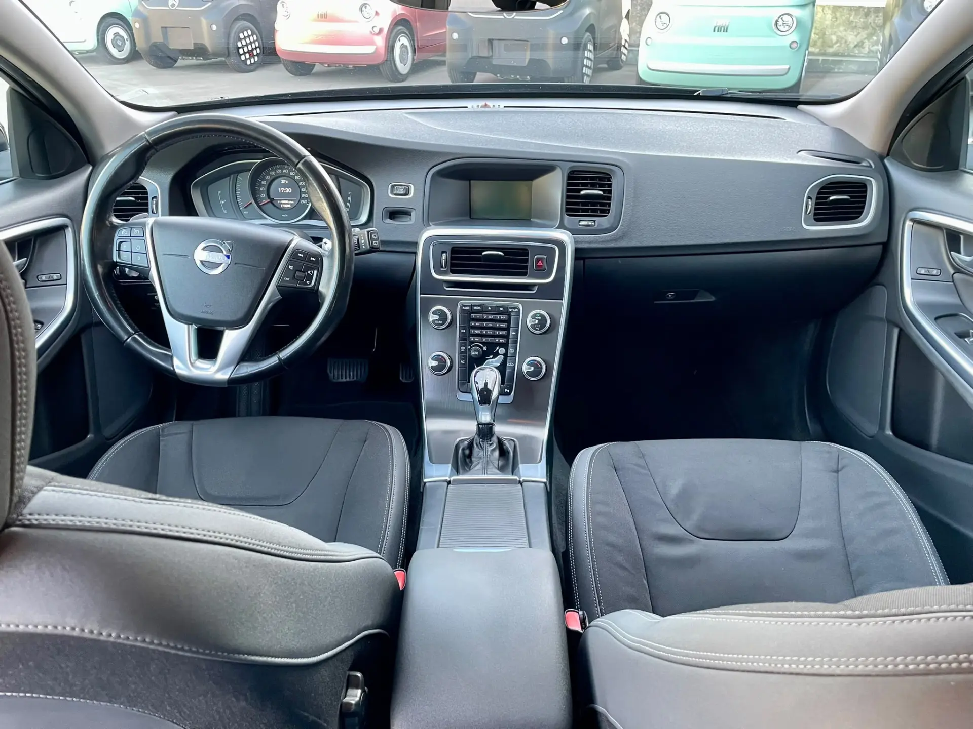Volvo V60 1.6 D2 Drive Momentum Powershift Start/Stop 8