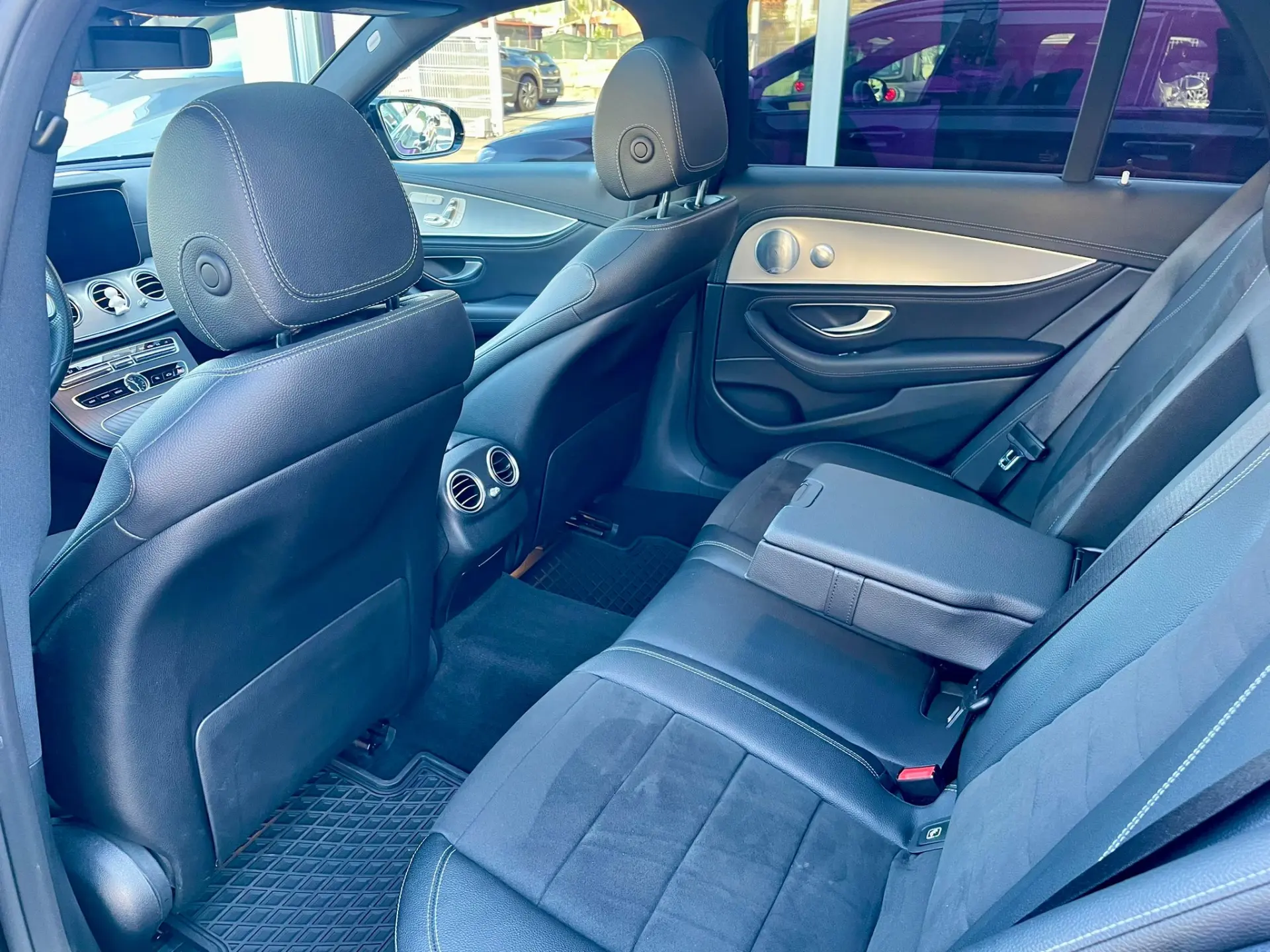 Mercedes-Benz E 300 d AMG Line 9