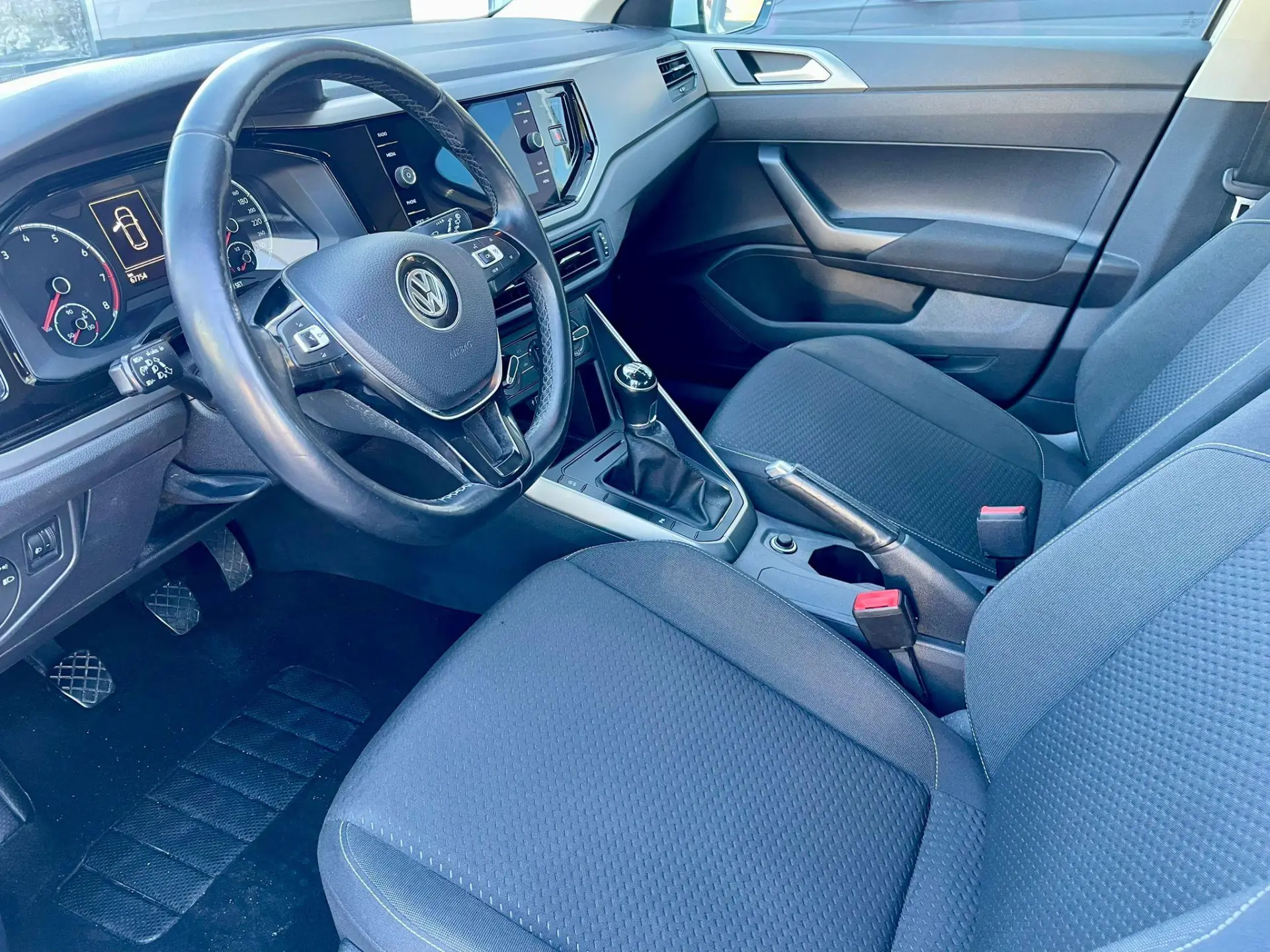 Volkswagen Polo 1.0 TSI Confortline 9