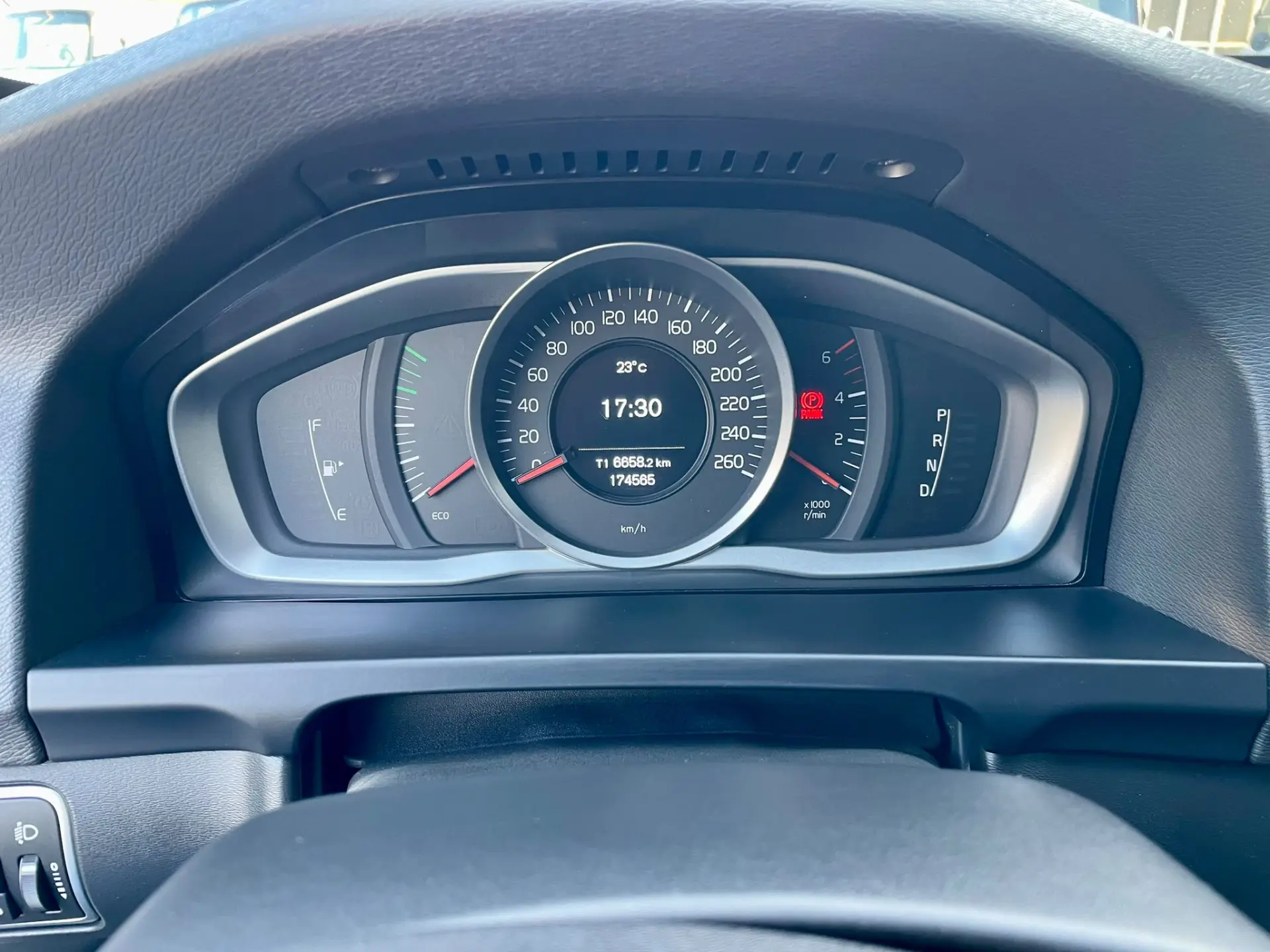 Volvo V60 1.6 D2 Drive Momentum Powershift Start/Stop 9