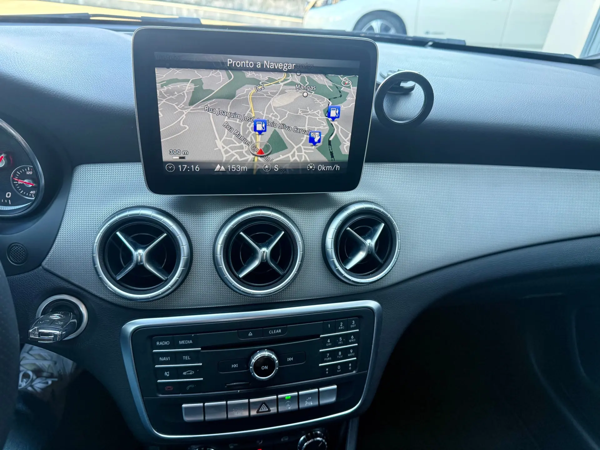 Mercedes-Benz CLA 180 d Urban 14