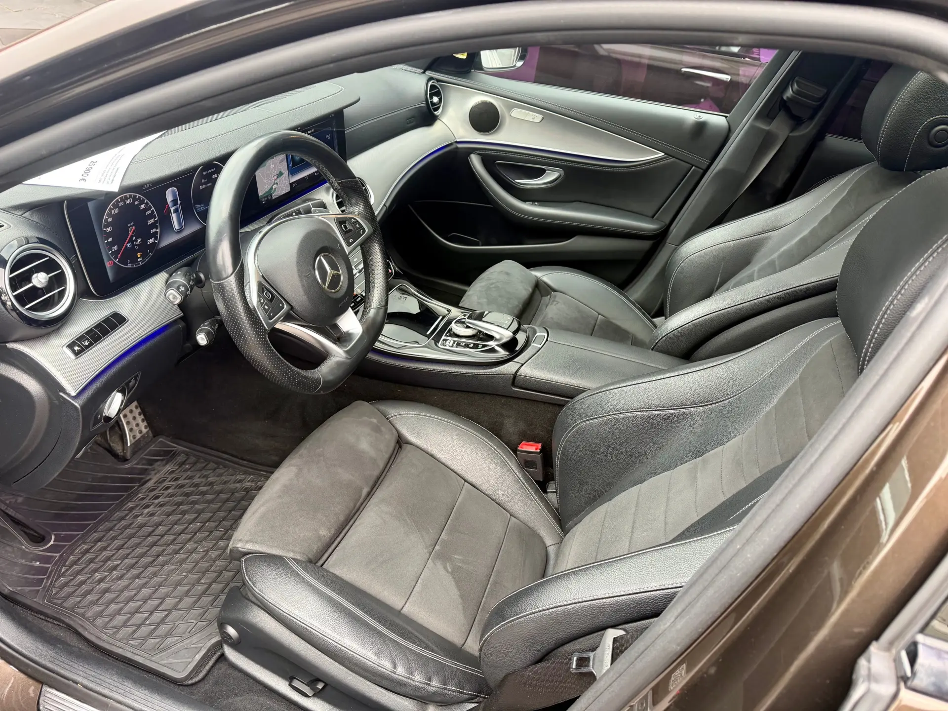 Mercedes-Benz E 220 d AMG Line 9