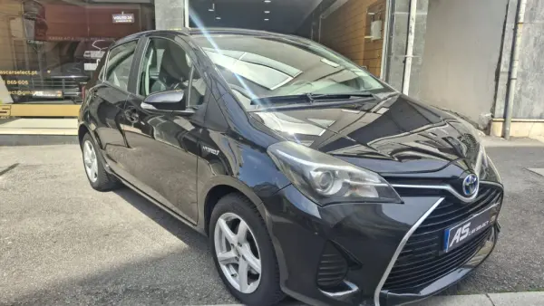 Toyota Yaris 1.5 HSD Exclusive+P.Luxury 9