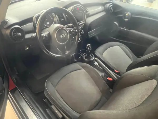 MINI 3 Portas Cooper D Aut. 4