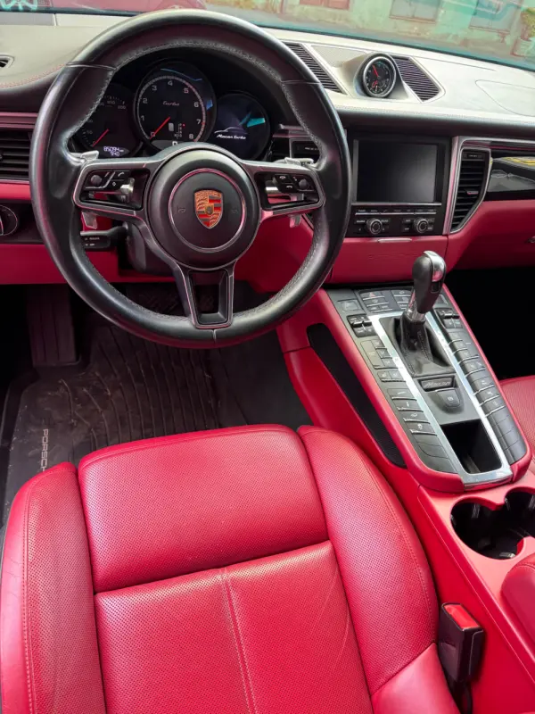 Porsche Macan Turbo Performance Package 16