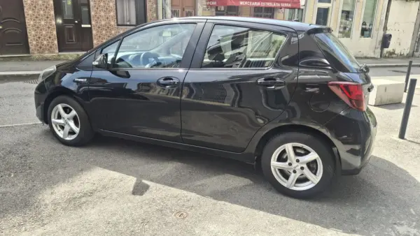 Toyota Yaris 1.5 HSD Exclusive+P.Luxury 3