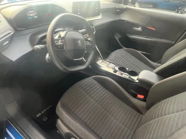 Peugeot 208 ACTIVE 9