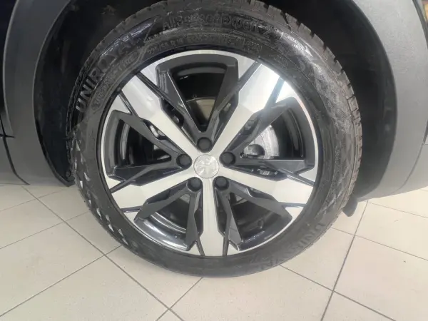 Peugeot 3008 1.5 BlueHDi GT Line J19 EAT8 9