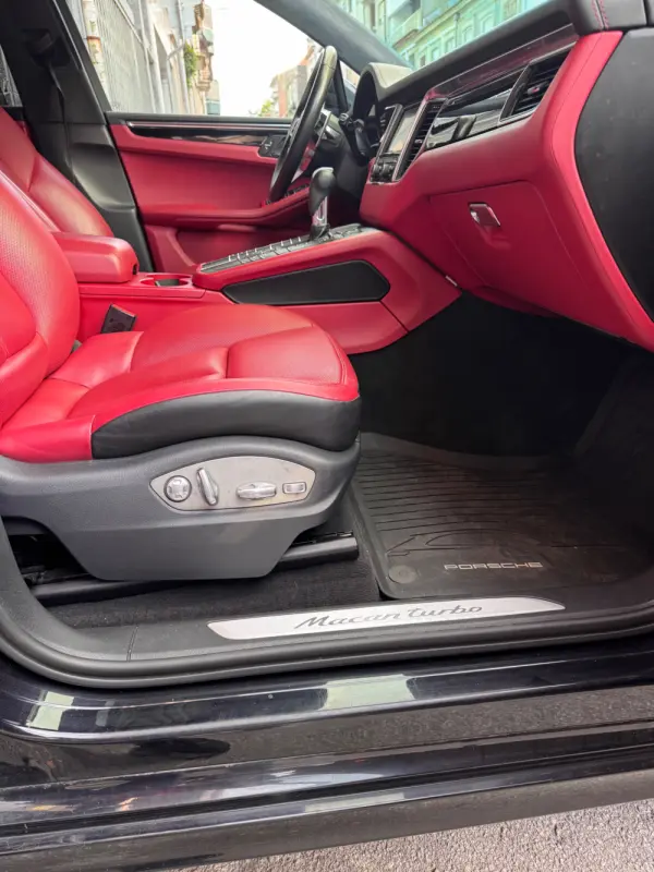 Porsche Macan Turbo Performance Package 12
