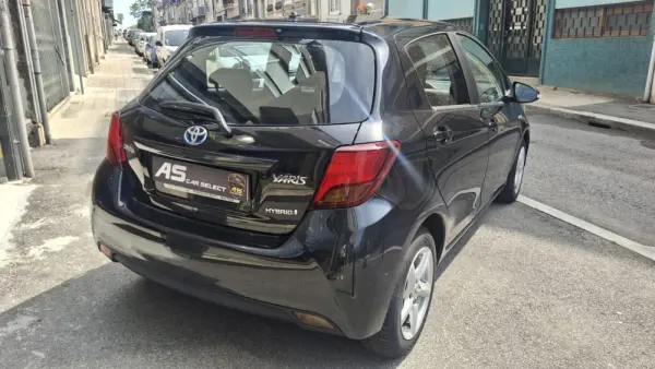 Toyota Yaris 1.5 HSD Exclusive+P.Luxury 4