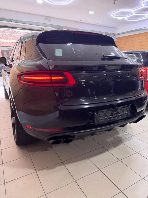 Porsche Macan Turbo Performance Package 7