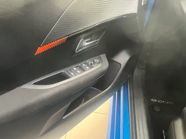 Peugeot 208 ACTIVE 10