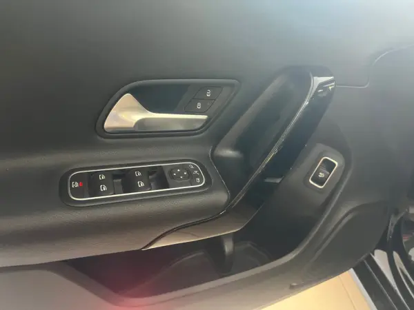 Mercedes-Benz CLA 180 d Shooting Brake Progressive Aut. 14