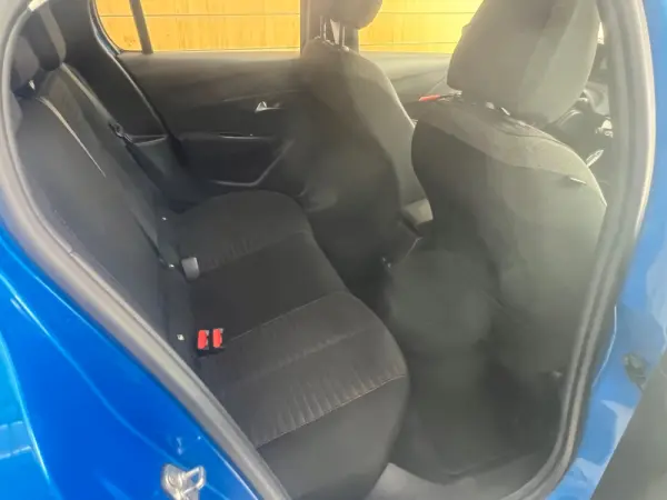 Peugeot 208 ACTIVE 6