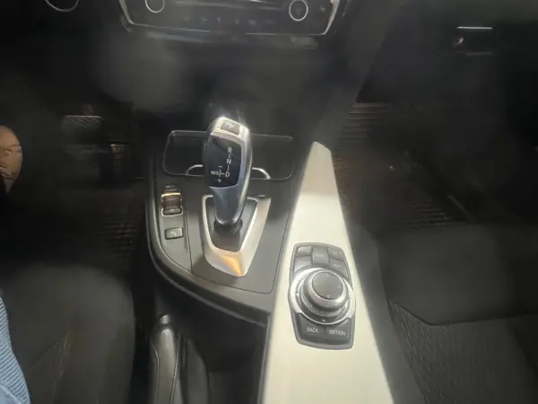 BMW 318 d Advantage Auto 10