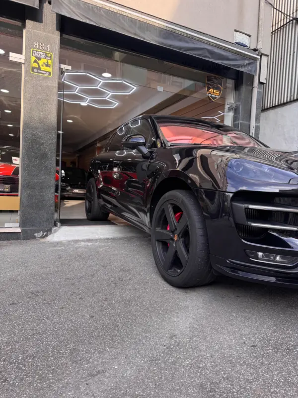 Porsche Macan Turbo Performance Package 3