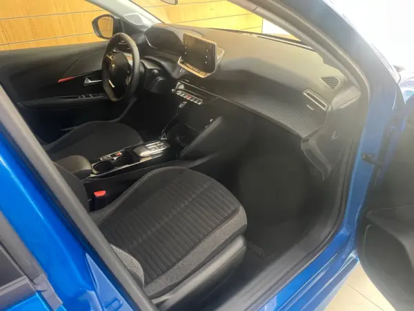 Peugeot 208 ACTIVE 7