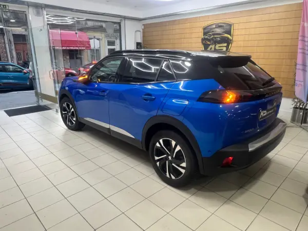 Peugeot e-2008 50 kWh GT Line 3
