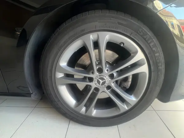 Mercedes-Benz CLA 180 d Shooting Brake Progressive Aut. 9