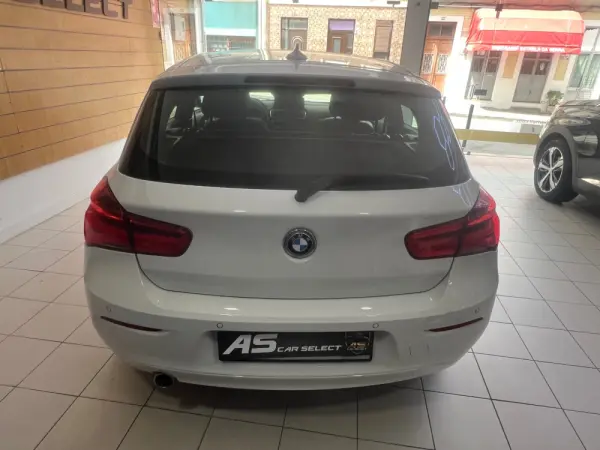 BMW 116 d Aut. Sport Line 4