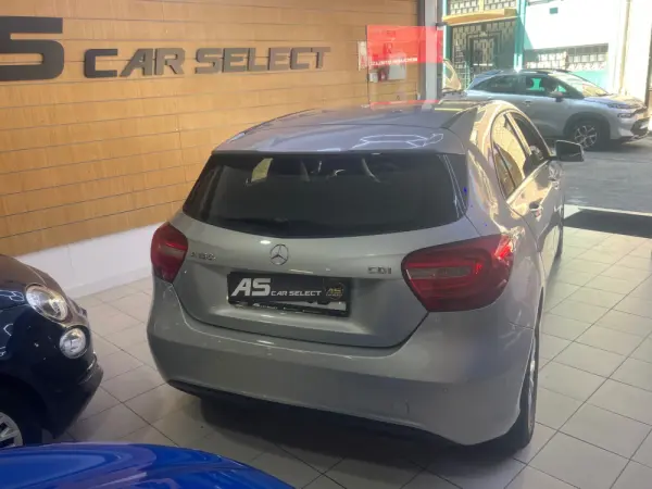 Mercedes-Benz A 180 d Urban 4