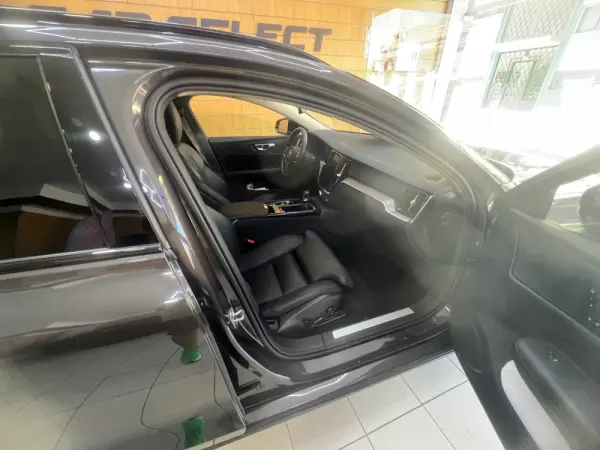 Volvo V60 2.0 T8 AWD TE Plus Dark 8
