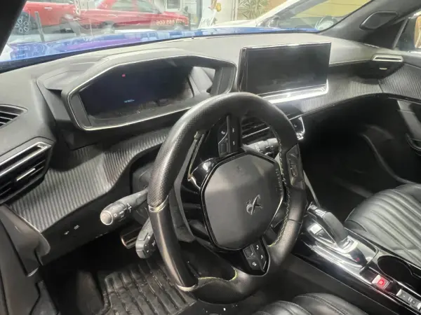 Peugeot e-2008 50 kWh GT Line 11