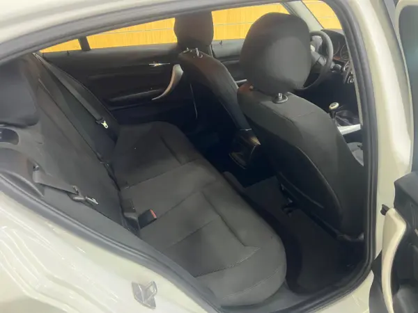 BMW 116 d EfficientDynamics 8